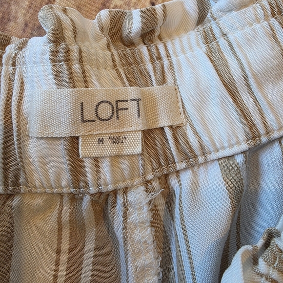 Loft Women's Size Medium Lot of 2 Pull On Striped Shorts Lyocell Pockets Casual - Picture 3 of 9